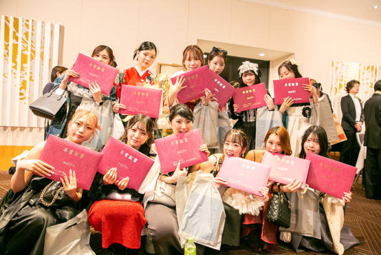 【卒業式・卒業パーティ】ご卒業おめでとうございます