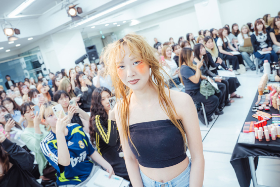 MAKE UP FOR EVER専属アーティストAKIKO先生のメイクステージ